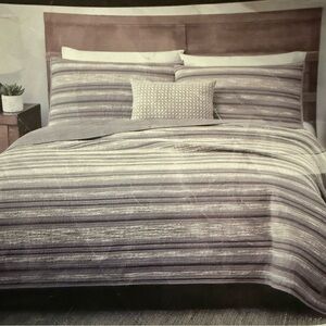 Frye Gray & White Striped Queen Quilt Comforter & Pillow Sham 3 Piece Set